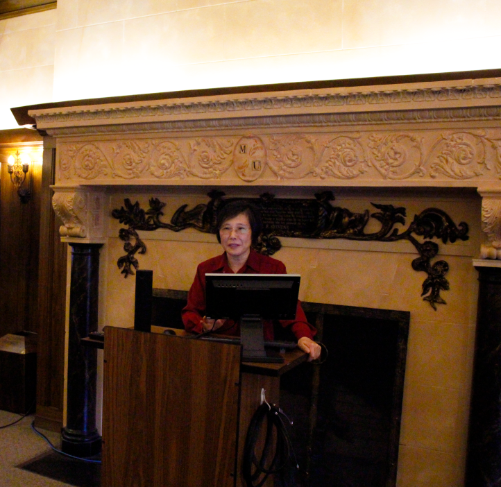 Wei Kong presenting her research.